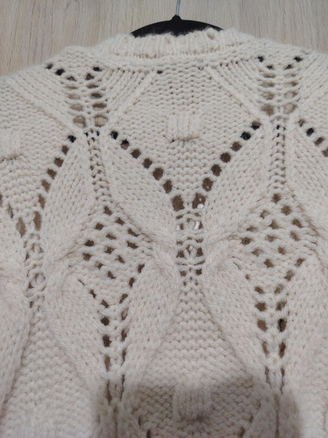 KNIT VEST WITH RUFFLES - Image 3