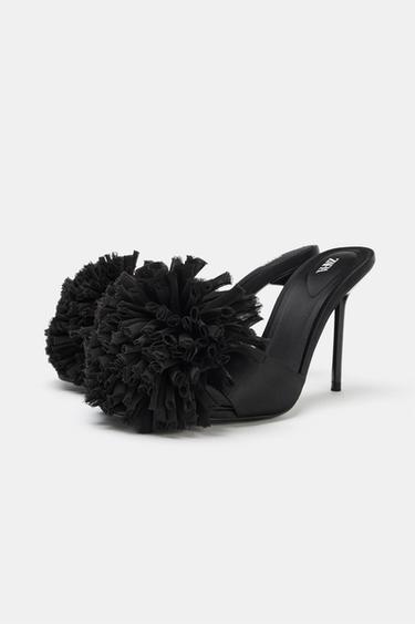 SANDALES À BRIDES ARRIÈRE MAXI POMPON - Noir de Zara