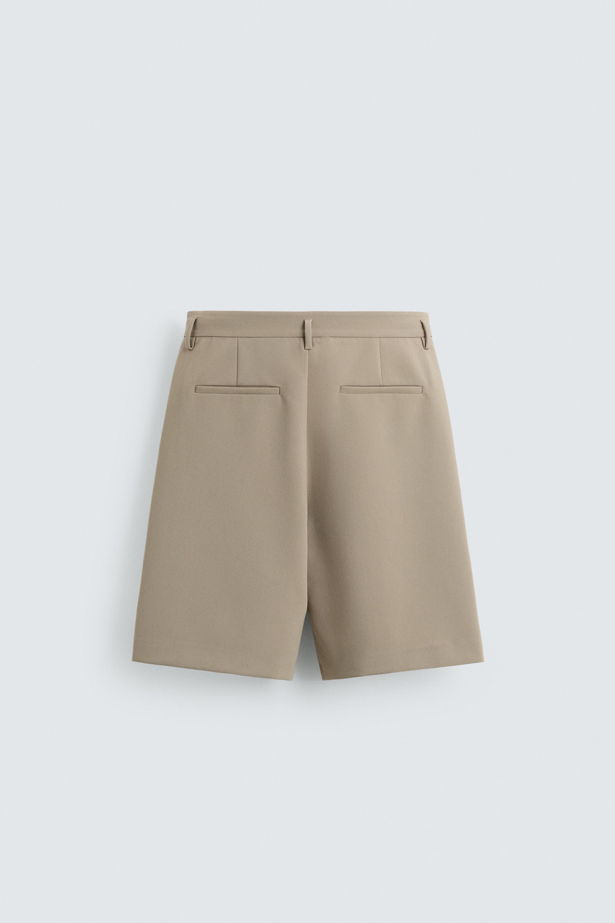 FLOWY PLEATED SHORTS