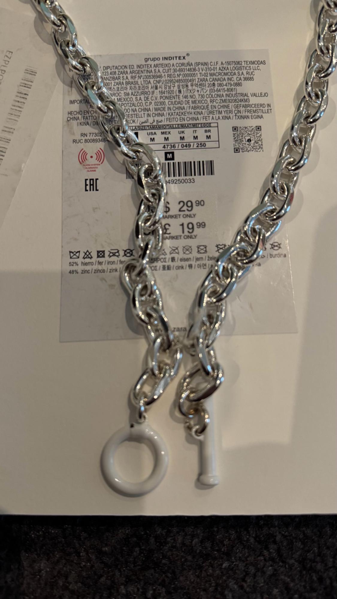 CHAIN LINK NECKLACE WITH FLOWER - Image 4