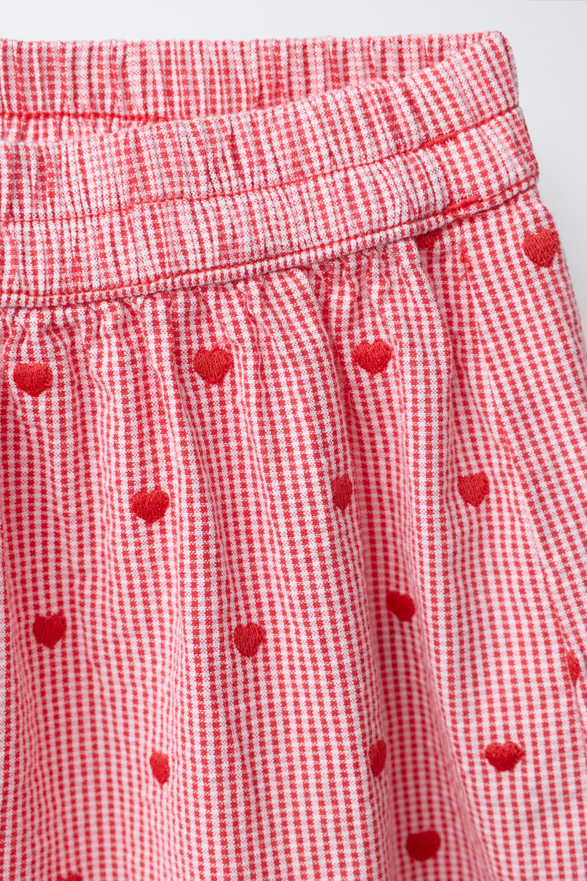 PANTALON BALLOON À CARREAUX CŒURS BRODÉS
