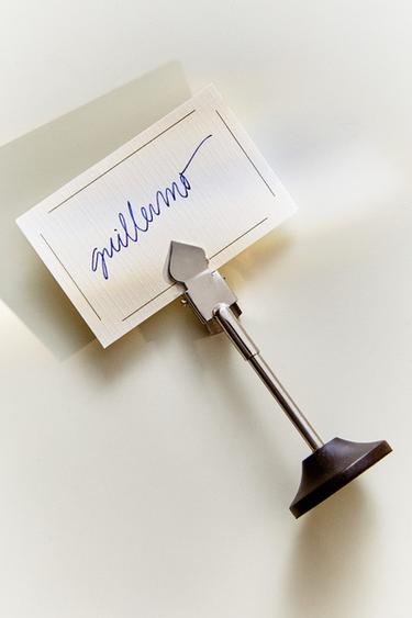 SET OF WOODEN PLACE NAMES HOLDERS AND CARDS - Brown by Zara