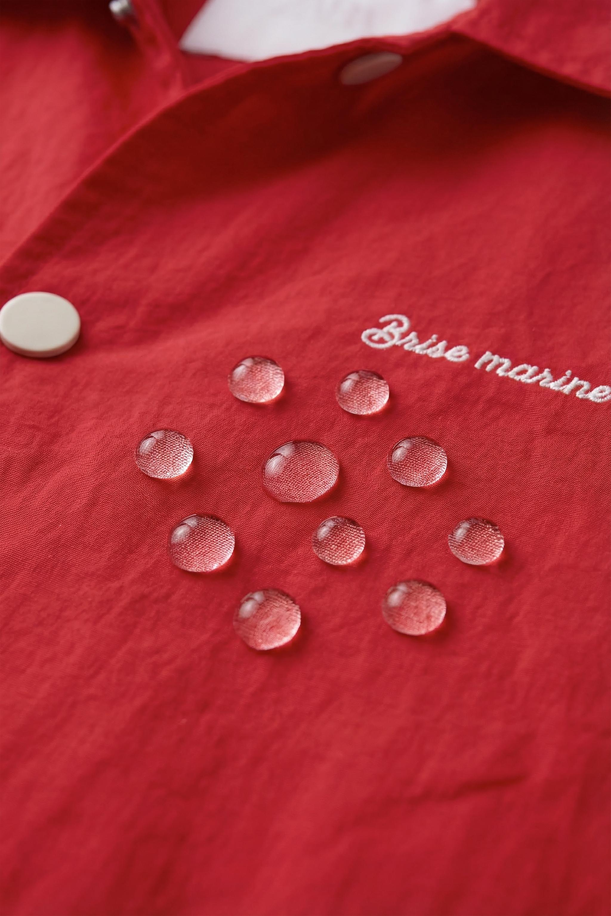 LIGHTWEIGHT EMBROIDERED TEXT WATER REPELLENT RAINCOAT