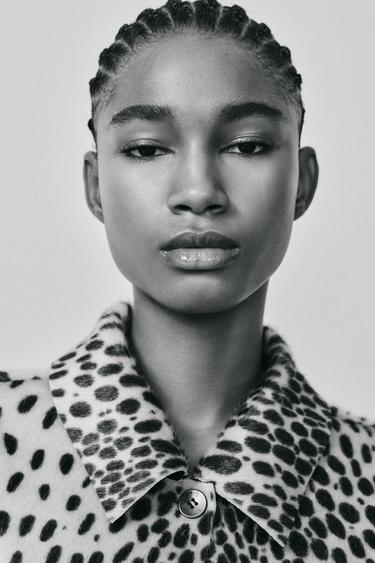 SOBRECAMISA EFECTO PELO ESTAMPADO ANIMAL - Leopardo de Zara