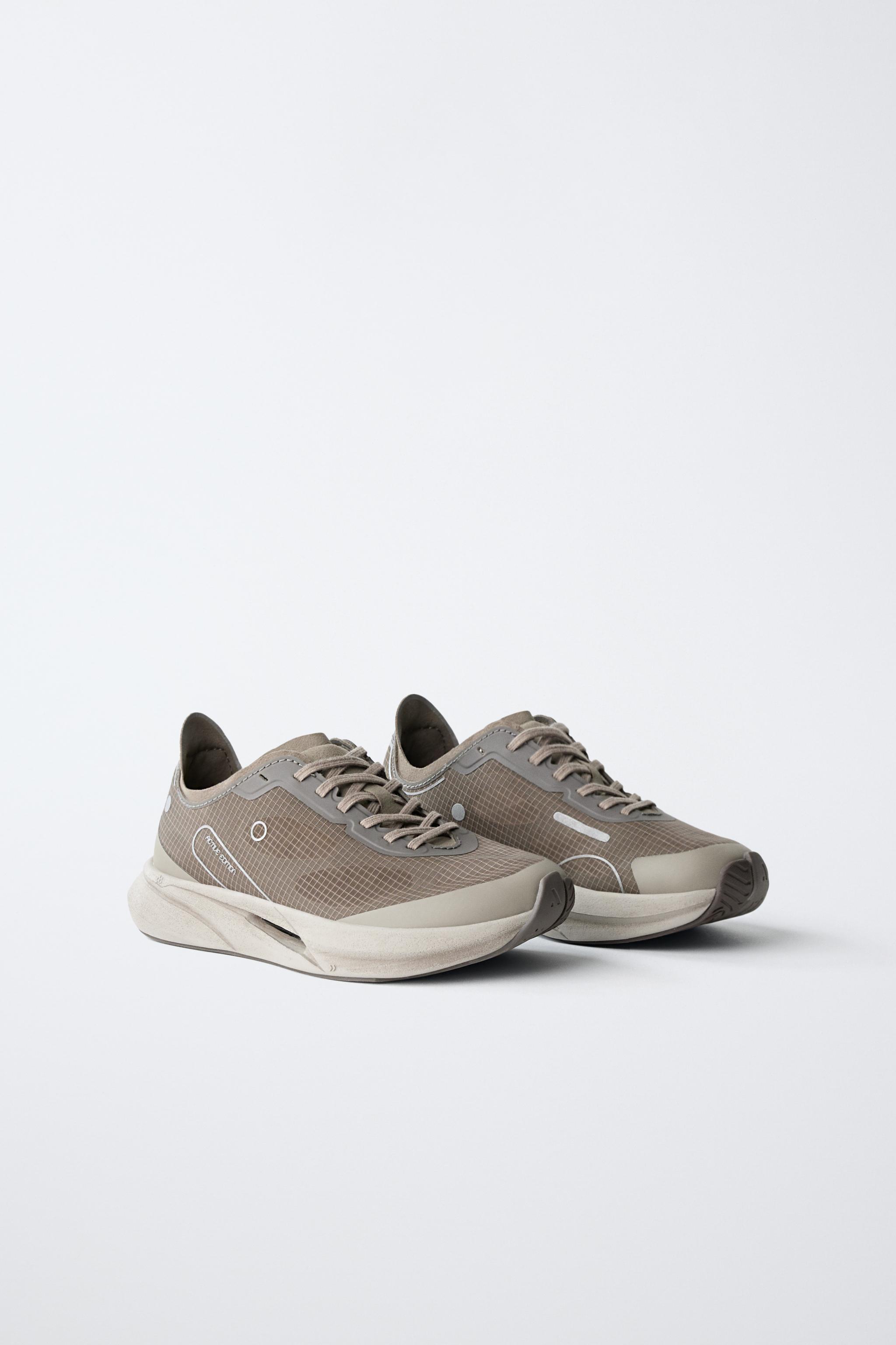 CONTRAST SNEAKERS