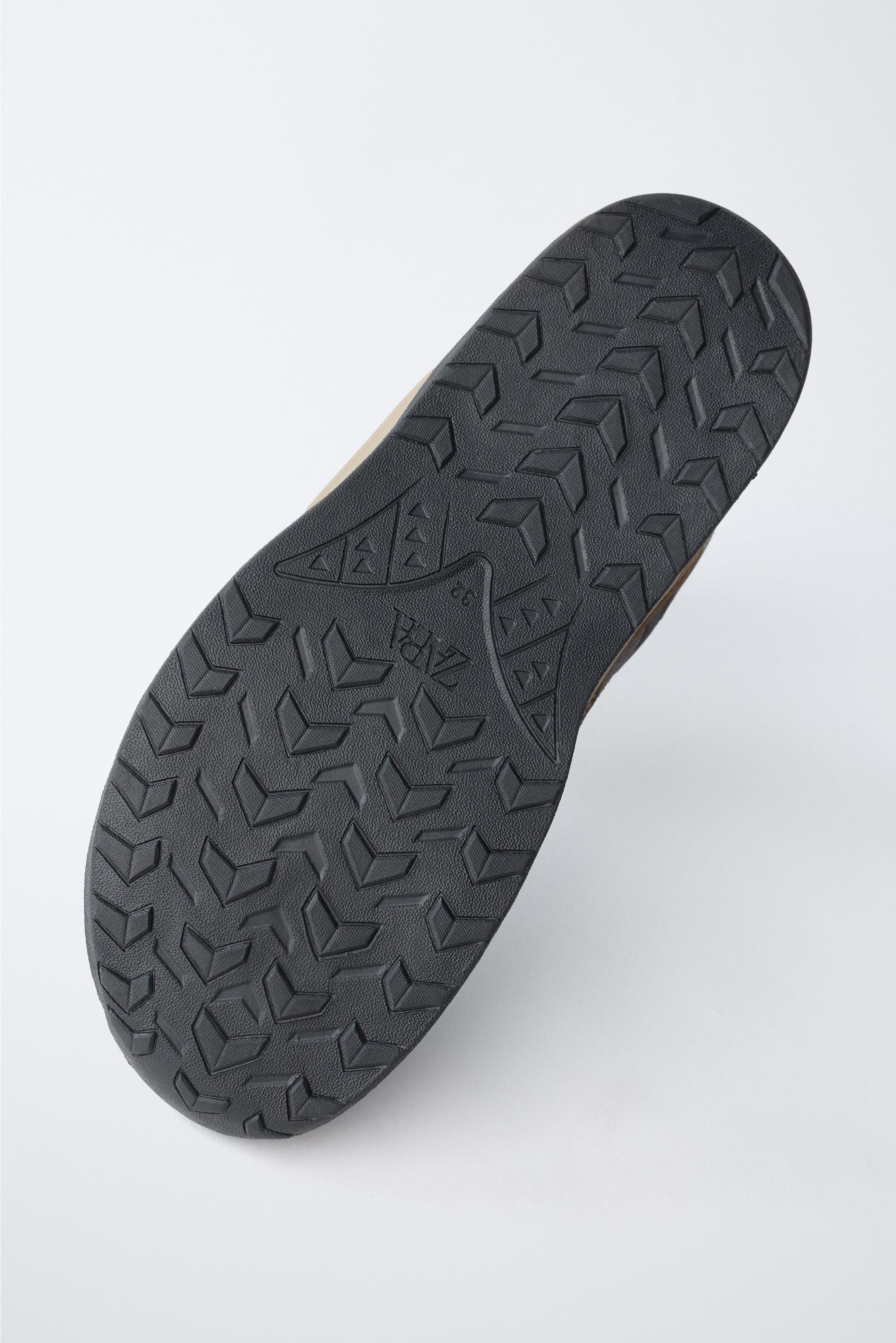 CONTRAST HIGH-TOP SNEAKERS