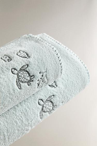 CHILDREN'S TROPICAL SEA BATH TOWEL - Light blue by Zara - Image 1