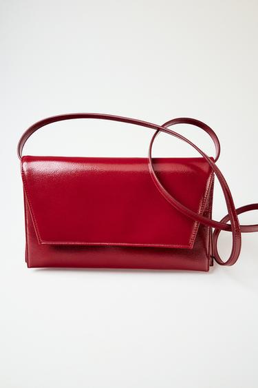 BOLSO EFECTO RELIEVE SOLAPA - Rojo de Zara