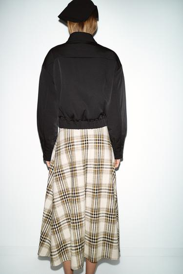 BLOUSON COURT REMBOURRÉ - Noir de Zara - Image 4