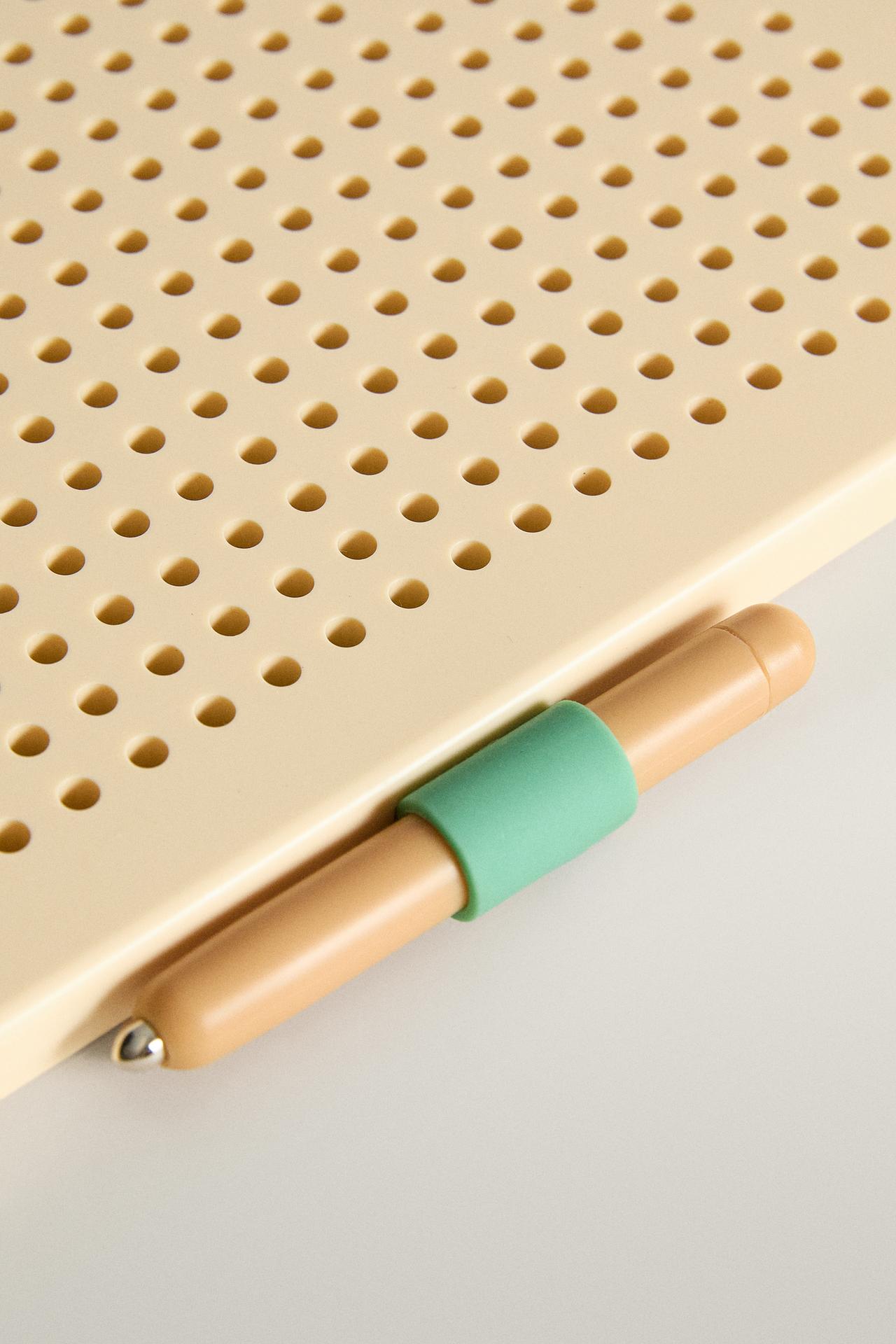 KIDS' MAGNETIC SLATE TOY — Cream