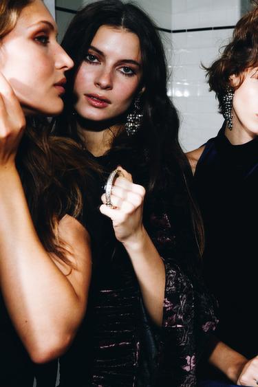 ROBE DRAPÉE EN VELOURS - Noir / Marron de Zara - Image 1