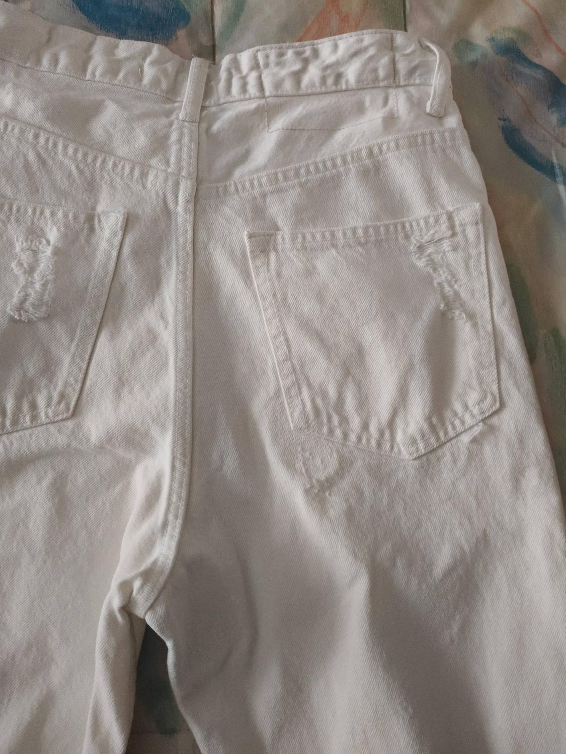 RIPPED DENIM BERMUDA SHORTS WITH TOPSTITCHING - Image 5