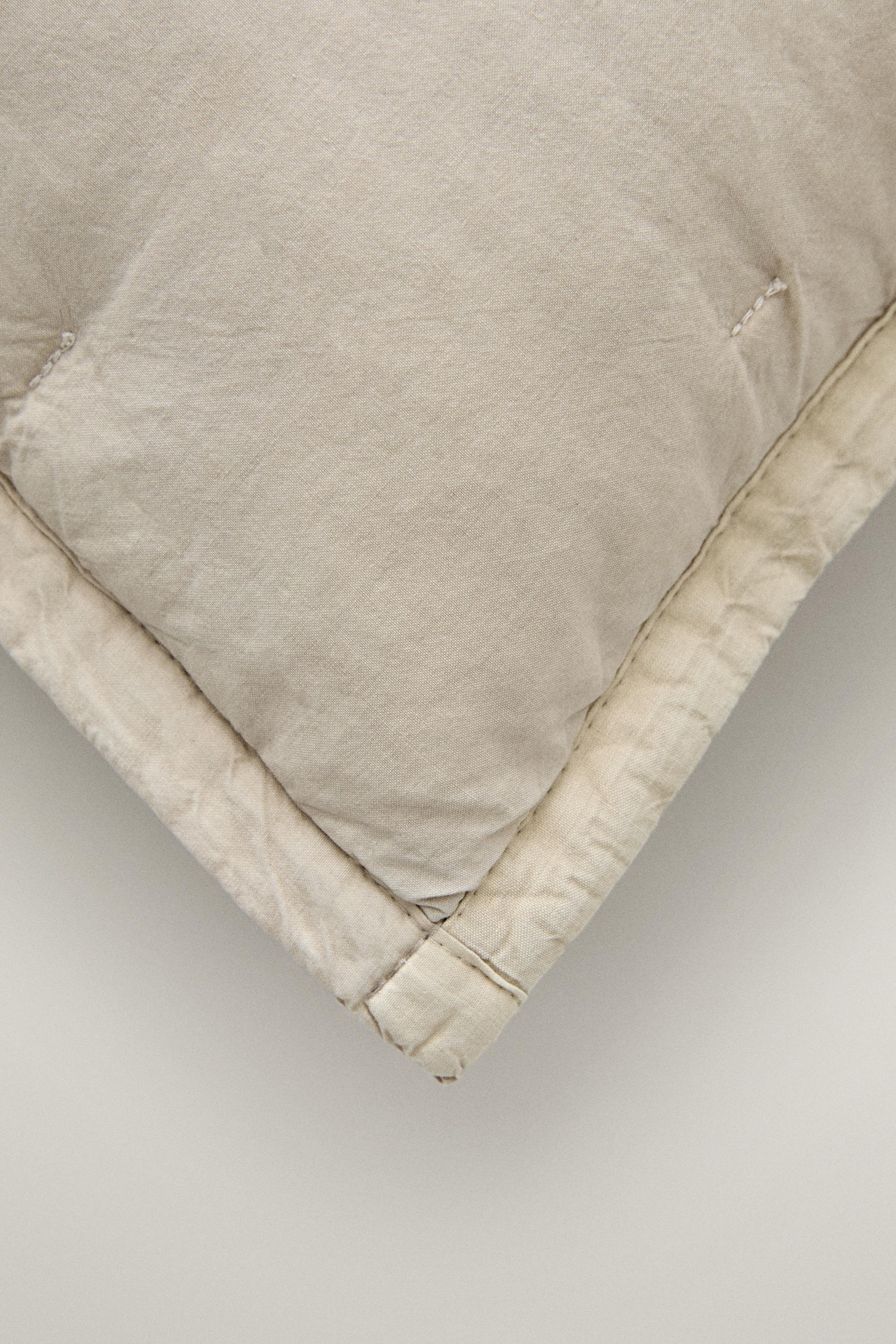 QUILTED PERCALE THROW PILLOW COVER WITH DOTS