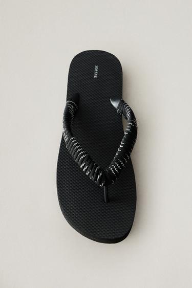 SANDALIA DEDO CORDÓN - Negro de Zara