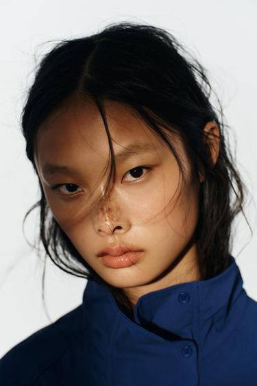 VESTE EN TISSU TECHNIQUE À BOUTONS - Bleu roi de Zara - Image 2