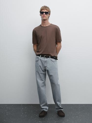 Camiseta manga corta efecto desgastado - 699 de Zara
