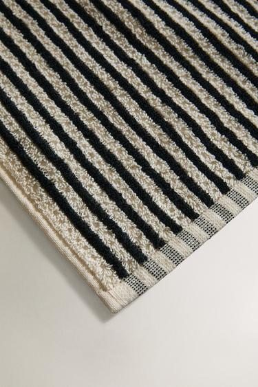 SERVIETTE DE BAIN COTON FIL TEINTÉ - Écru / Noir de Zara - Image 2