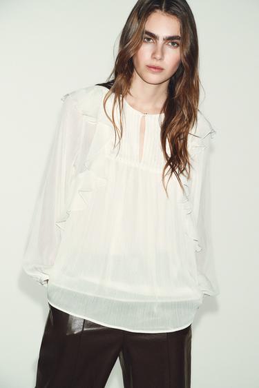 BLUSA JARETAS VOLANTES - Crudo de Zara