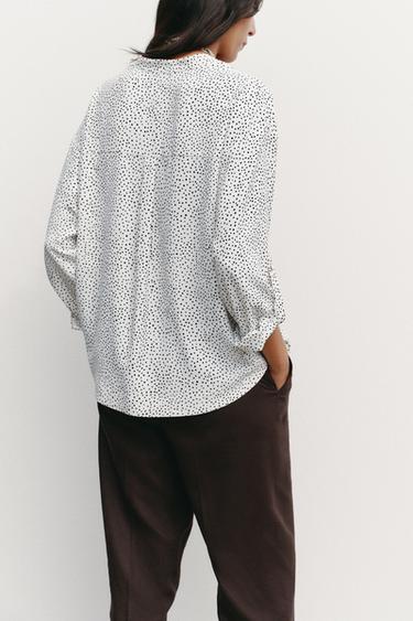 CHEMISE À POIS À MANCHES RETROUSSÉES - Écru / Noir de Zara - Image 4
