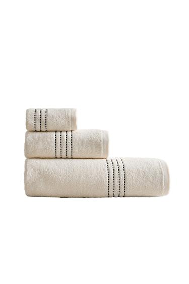 TOALLA BAÑO PIPPING CONTRASTE - Arena / Negro de Zara