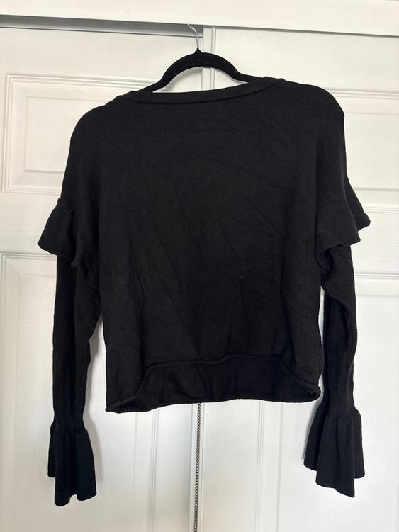 BLACK RUFFLE SLEEVE KNIT - Image 2