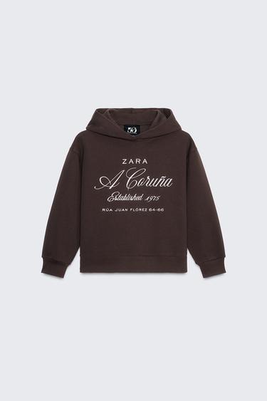 SUDADERA CAPUCHA TEXTO BORDADO 50TH ANNIVERSARY - Marrón de Zara - Imagen 0