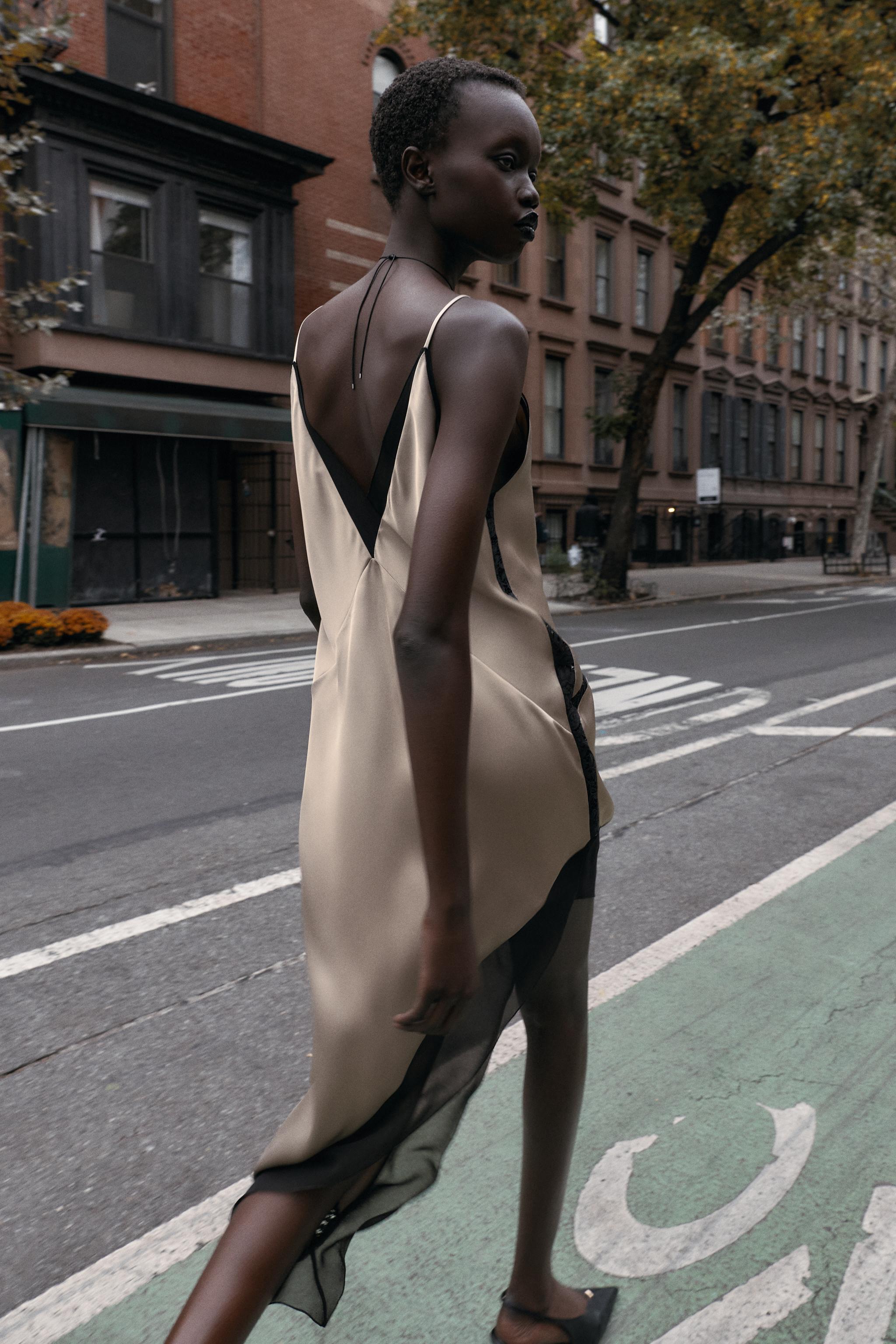 ROBE MI-LONGUE SATINÉE ASYMÉTRIQUE