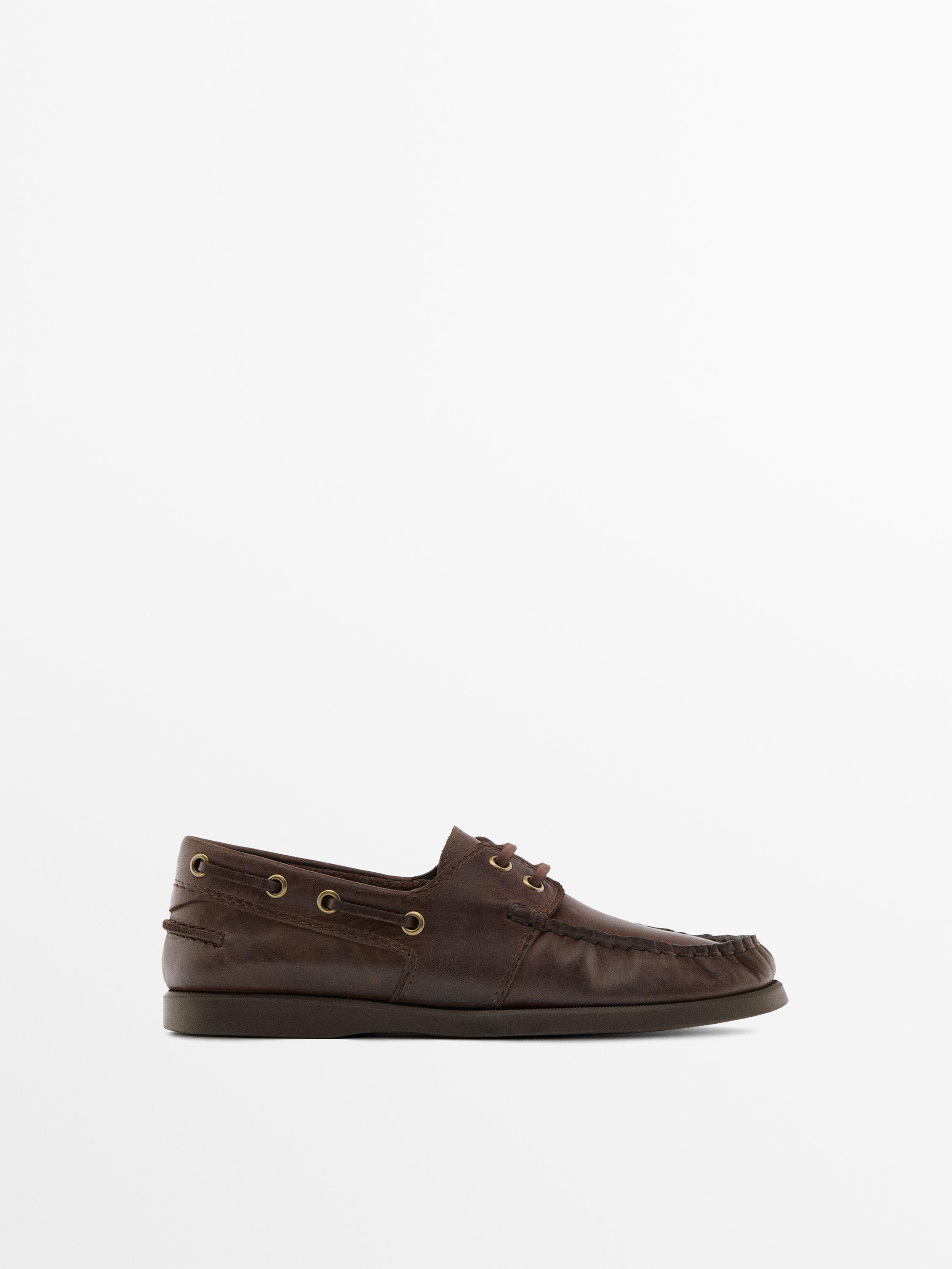 Oiled leather deck shoes — Brown
