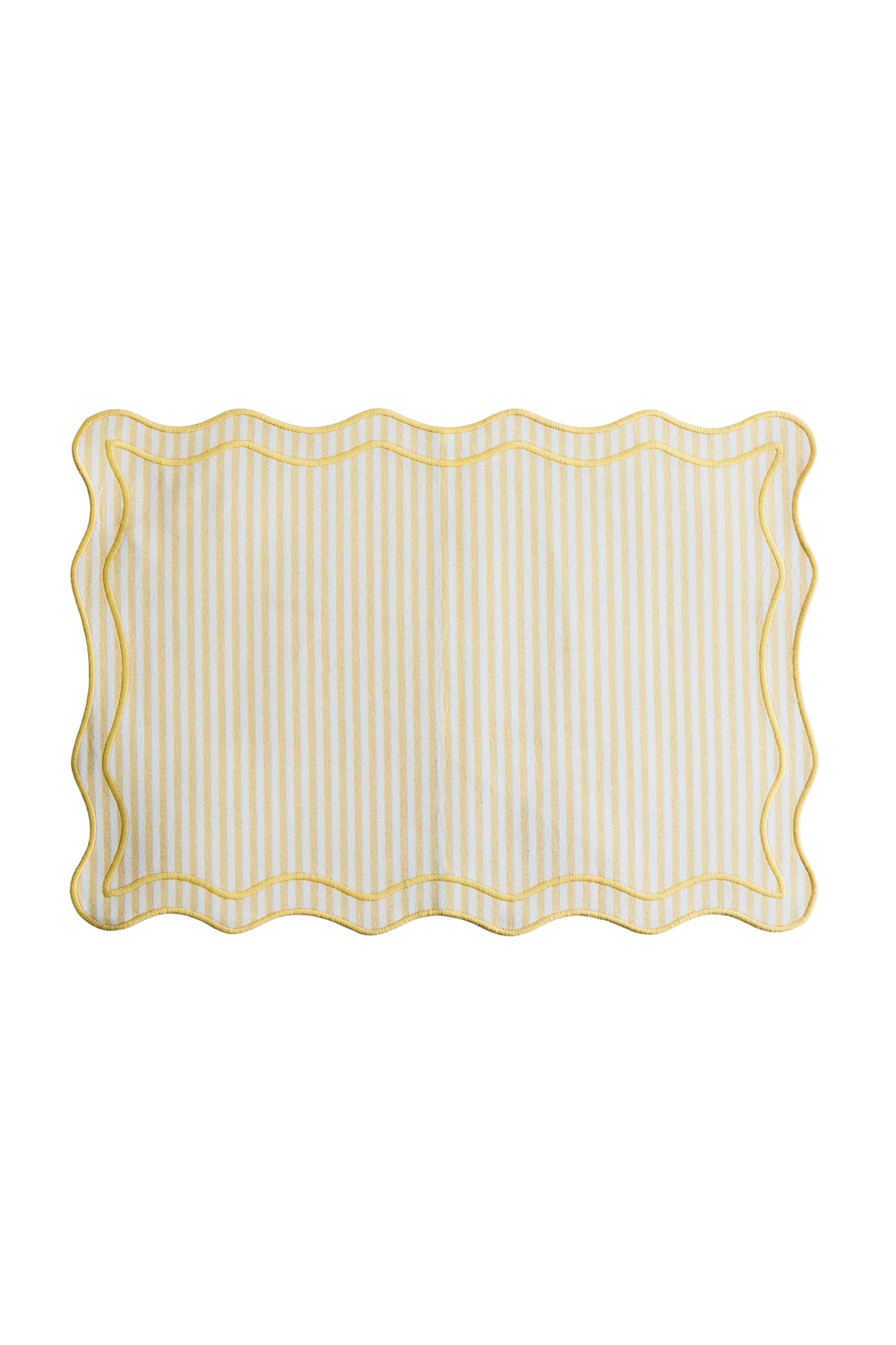 STRIPED SCALLOPED PLACEMAT