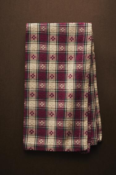 SET OF DYED THREAD CHRISTMAS CHECK NAPKINS (SET OF 2) - Dark red by Zara