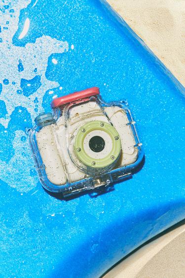 UNDERWATER CAMERA - Cream by Zara