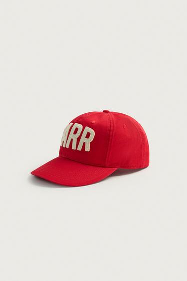 CASQUETTE À PIÈCES ©MARTIN PARR @ DMB - Rouge de Zara