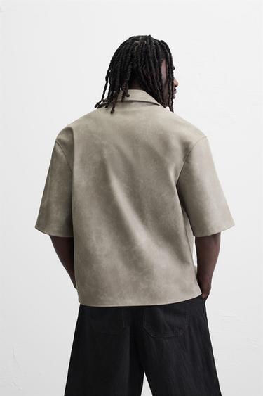 SURCHEMISE EN MATIÈRE SYNTHÉTIQUE - Gris / Naturel de Zara - Image 2