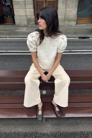 パフスリーブニットトップスエクリュ0Zaraのパフスリーブニットトップス - エクリュ - 画像 0