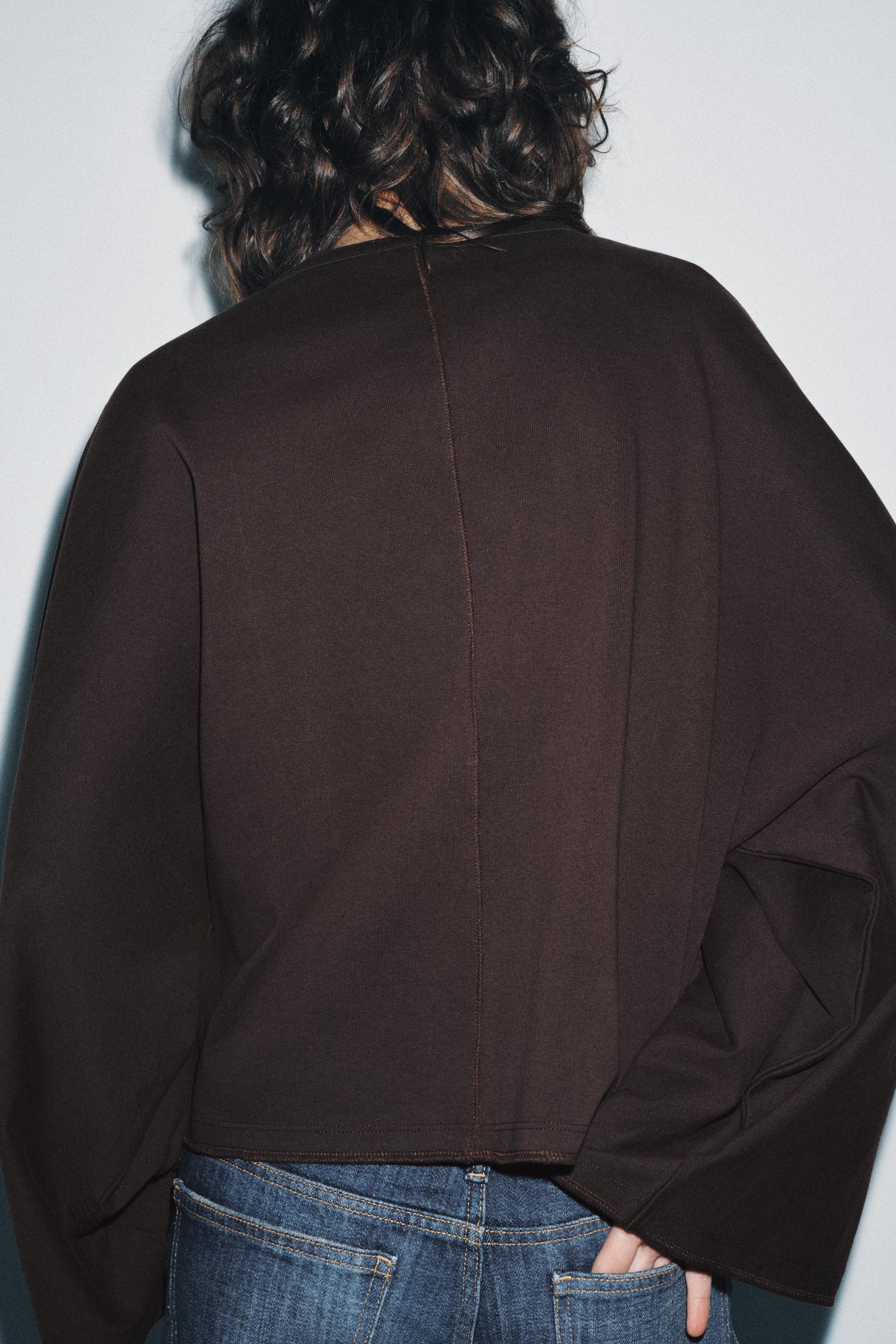 CAPE SLEEVE T-SHIRT