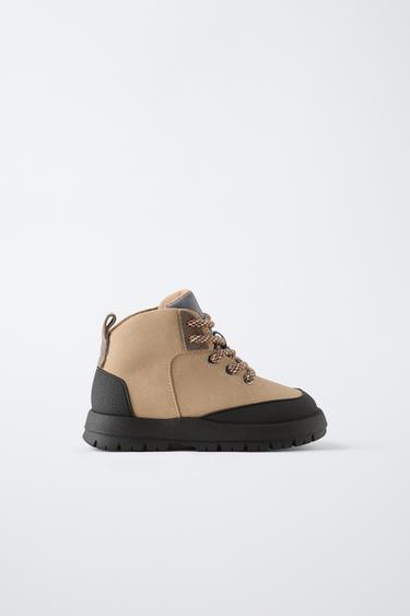BOTA CORDONES - Marrón Arena de Zara