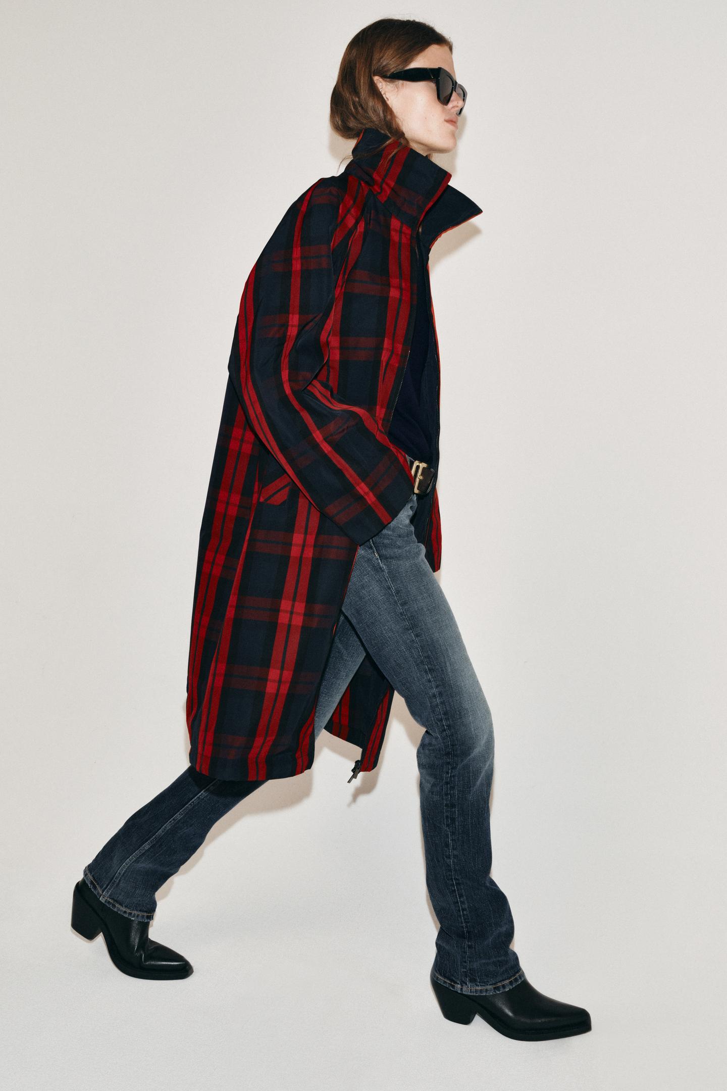 Женское пальто Zara ZW Collection MIDI Plaid Trench, цвет: Красный / Тёмно-синий — фото 7