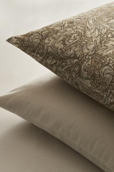 MORRIS & CO. FLORAL COTTON SATEEN PILLOWCASE - Vanilla by Zara - Image 4