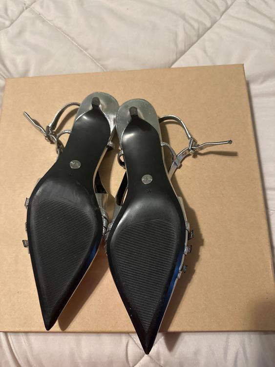 SILVER SLING BACK KITTEN HEEL - Image 2