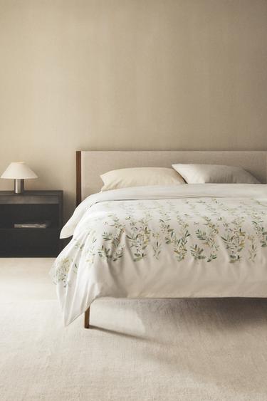 LEAF AND FLORAL PRINT SATEEN DUVET COVER - Oyster-white by Zara