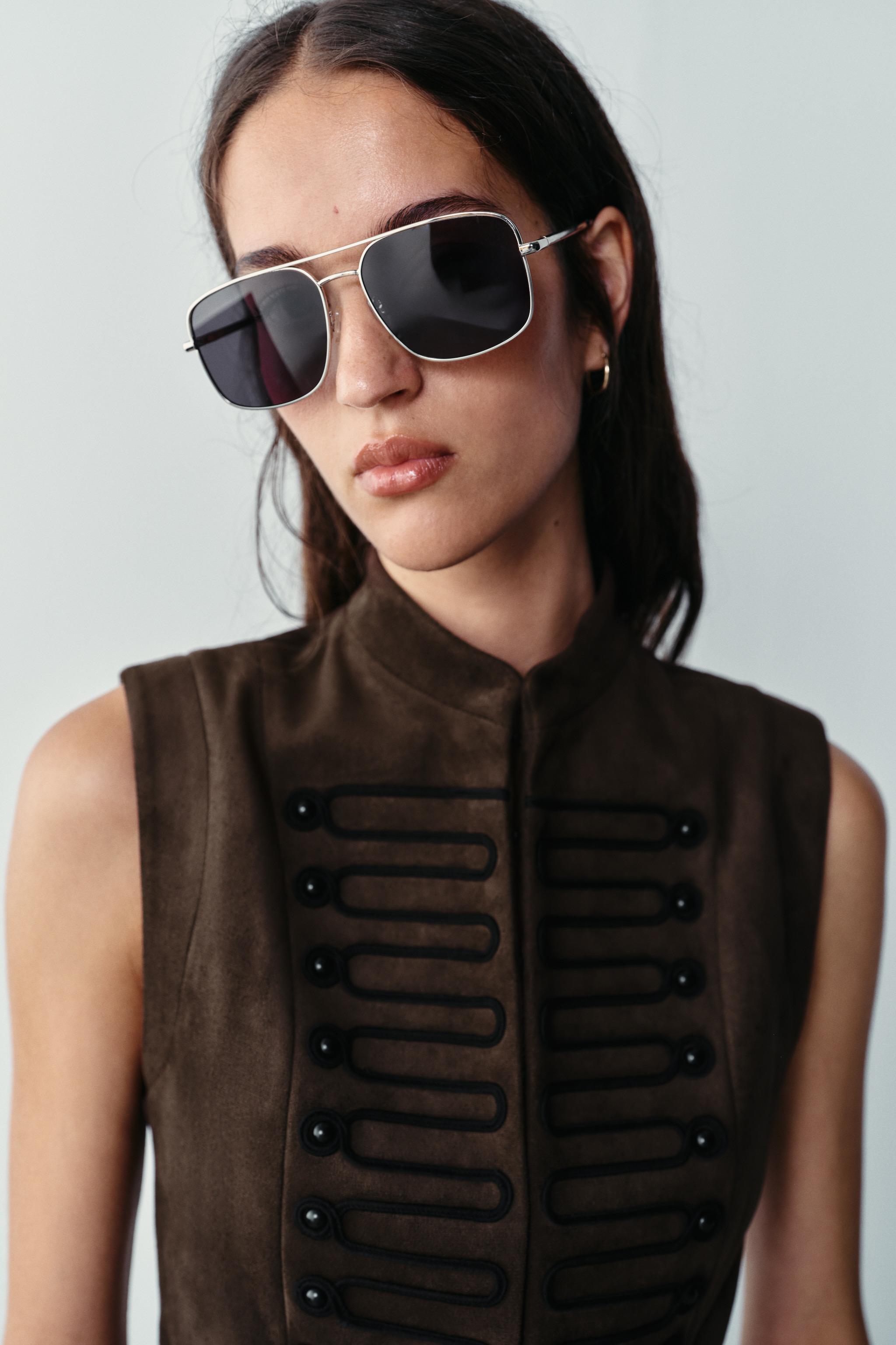 Zara FAUX SUEDE FROG FASTENING VEST — фото 4