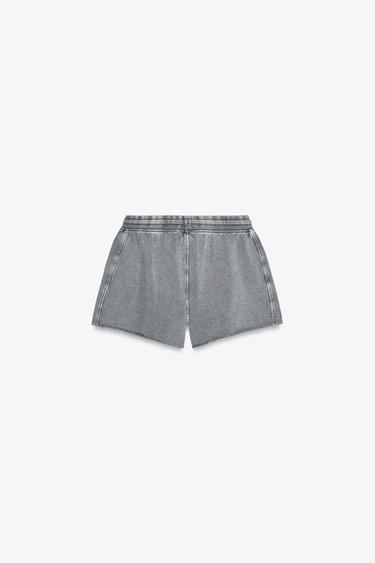 SHORT MOLLETON EFFET DÉLAVÉ INSCRIPTION - Gris anthracite de Zara - Image 5