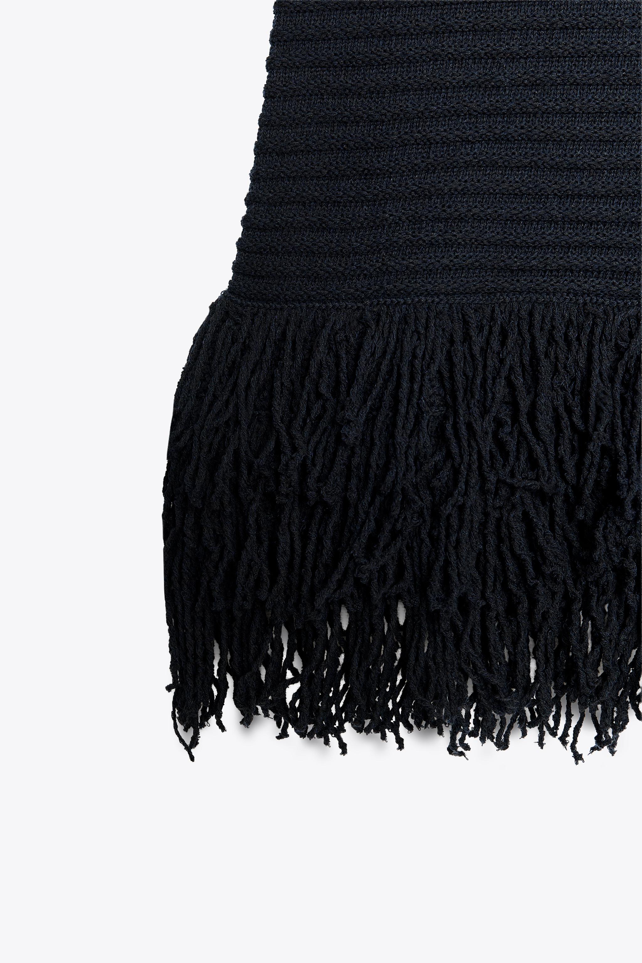 【ZARA】フリンジ付きチェック柄ニットワンピース フリンジ付きミディ丈ワンピース - ブラック | ZARA Japan / 日本