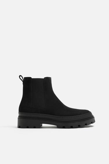 Zaras CHELSEABOOTS I SKINN MED VOLYM - Svart