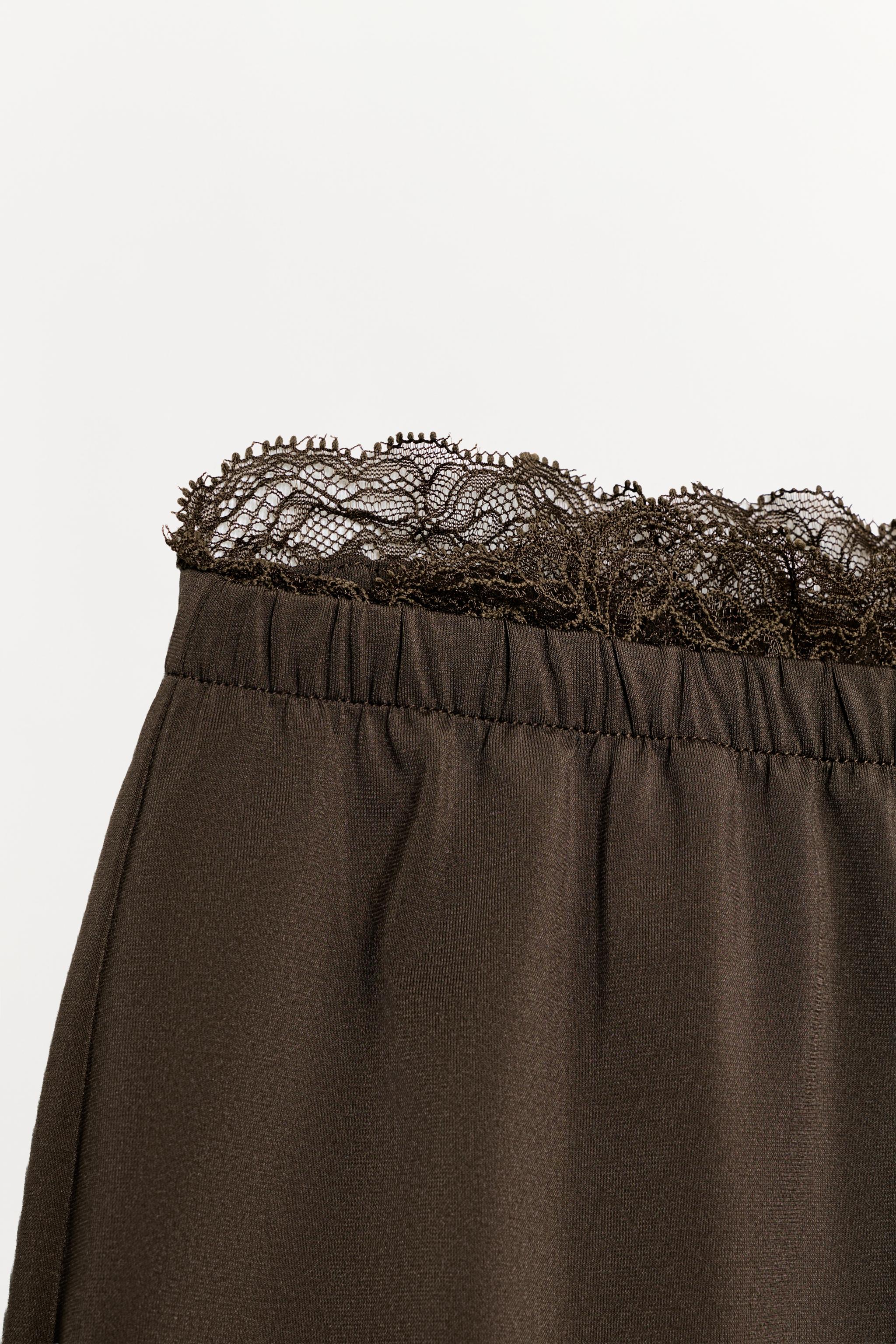 FLUID LACE SHORTS