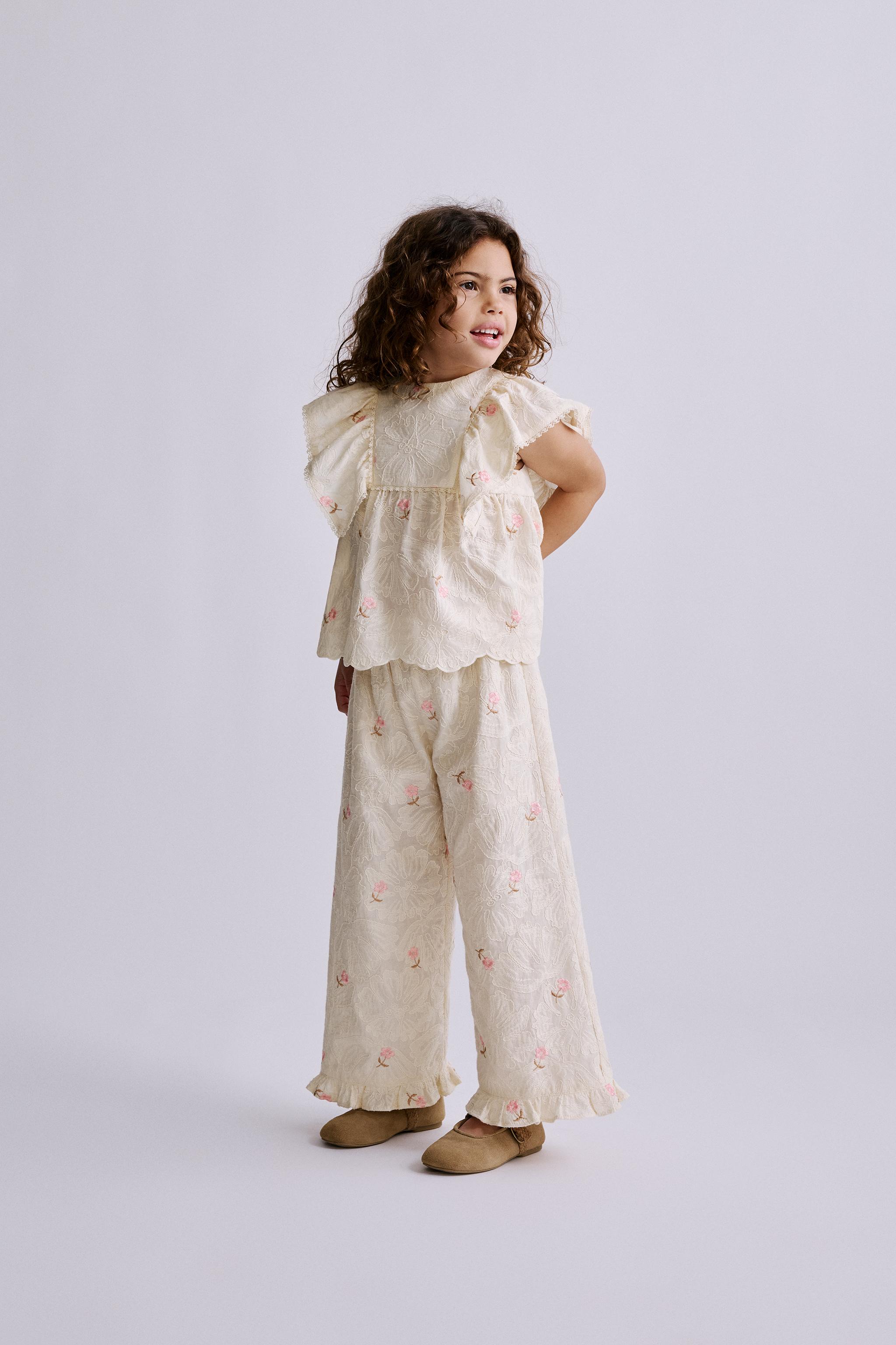 EMBROIDERED FLOWERS PANTS
