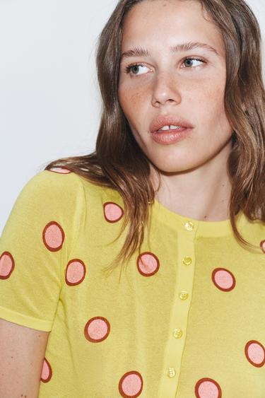 GILET JACQUARD EN MAILLE MANCHES COURTES - Jaune de Zara - Image 2