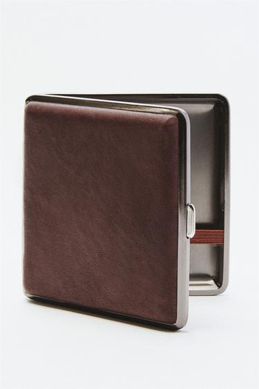 ÉTUI À CIGARETTES EN CUIR MARRON - Marron de Zara - Image 1