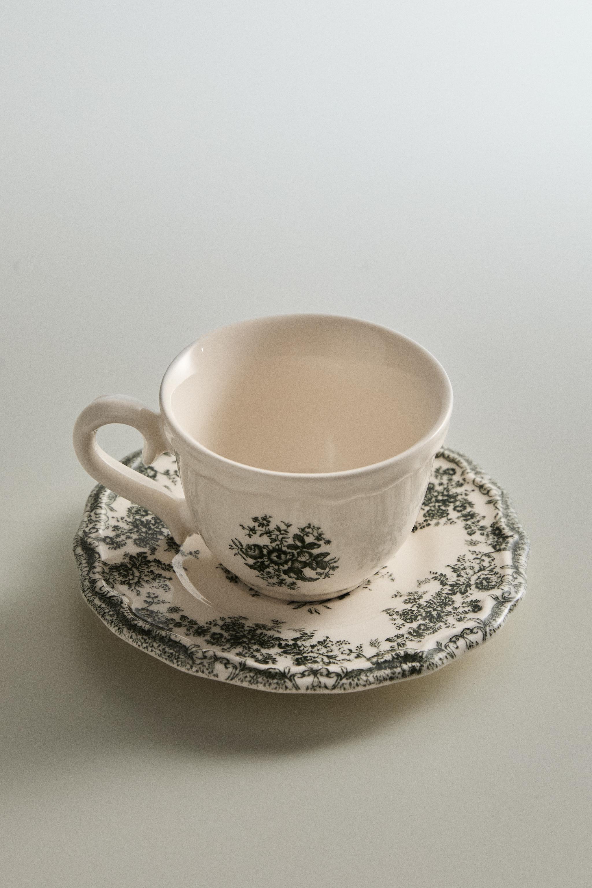FLORAL COFFEE CUP AND SAUCER - Dark olive | ZARA United States