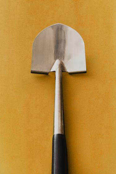 LARGE GARDEN SHOVEL - Dark brown by Zara - Image 4